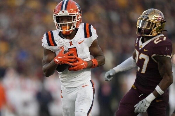 Illinois deals football score
